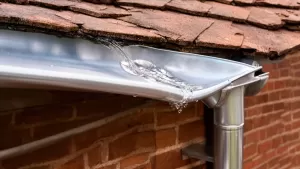 Spadek rynny na 15 metrach